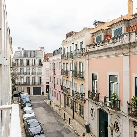 Lapa 3bdr Duplex W/ Balcony By Lovelystay Daire *