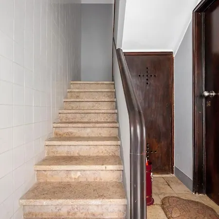 Lapa 3bdr Duplex W/ Balcony By Lovelystay Apartment
