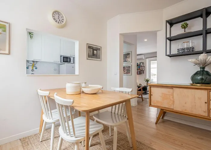 Lapa 3bdr Duplex W/ Balcony By Lovelystay Appartement