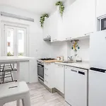 Lapa 3bdr Duplex W/ Balcony By Lovelystay