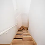 Lapa 3bdr Duplex W/ Balcony By Lovelystay *
