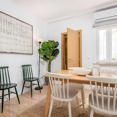 شقة Lapa 3bdr Duplex W/ Balcony By Lovelystay